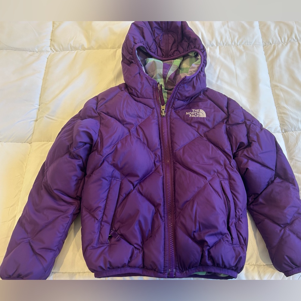 North Face Girls Down Hooded Jacket, Size 6. - Picture 2 of 9